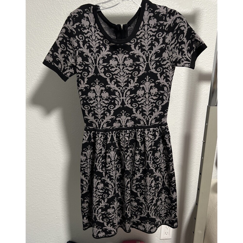 Romeo And Juliet Couture Size Medium Sweater Dress Fit And Flare Knit Women’s